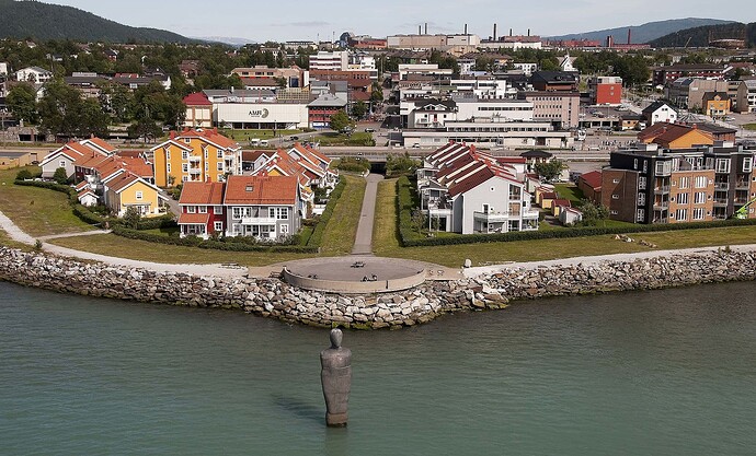 Mo_i_Rana_med_havmannen_02_kopi