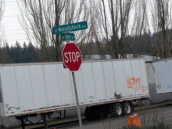 PXL_20251125_201621824